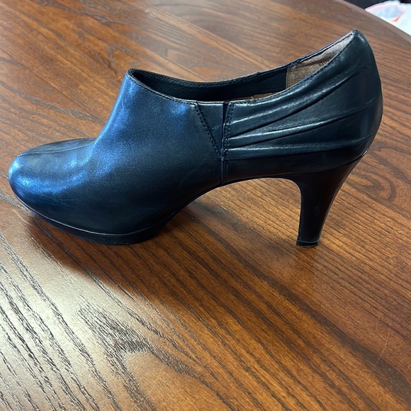 Clarks Shoes - Picture 7 of 7